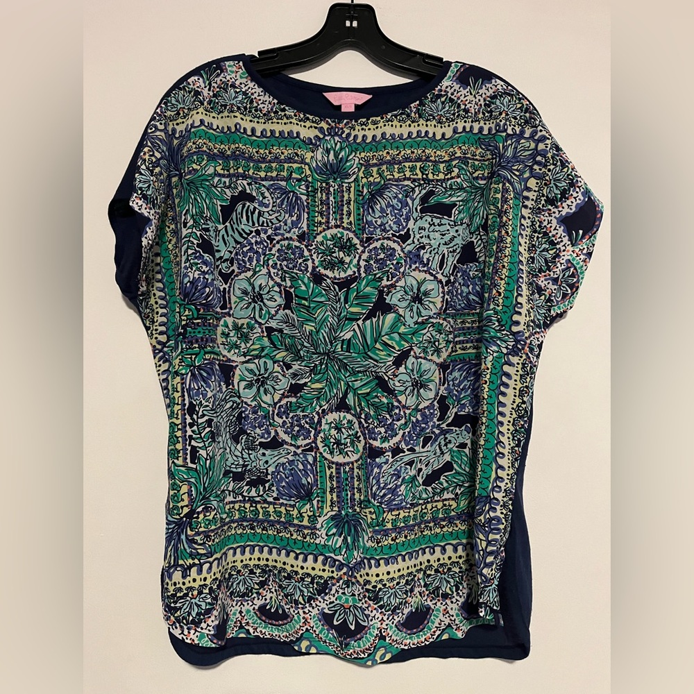 EUC Lilly Pulitzer Marion top Bright navy Escape Animals XS/S